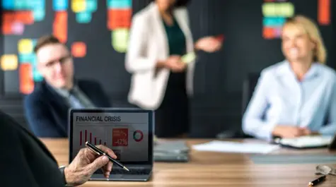 Global Trade Faces Headwinds: UniCredit's Leading Indicator Signals Concerns