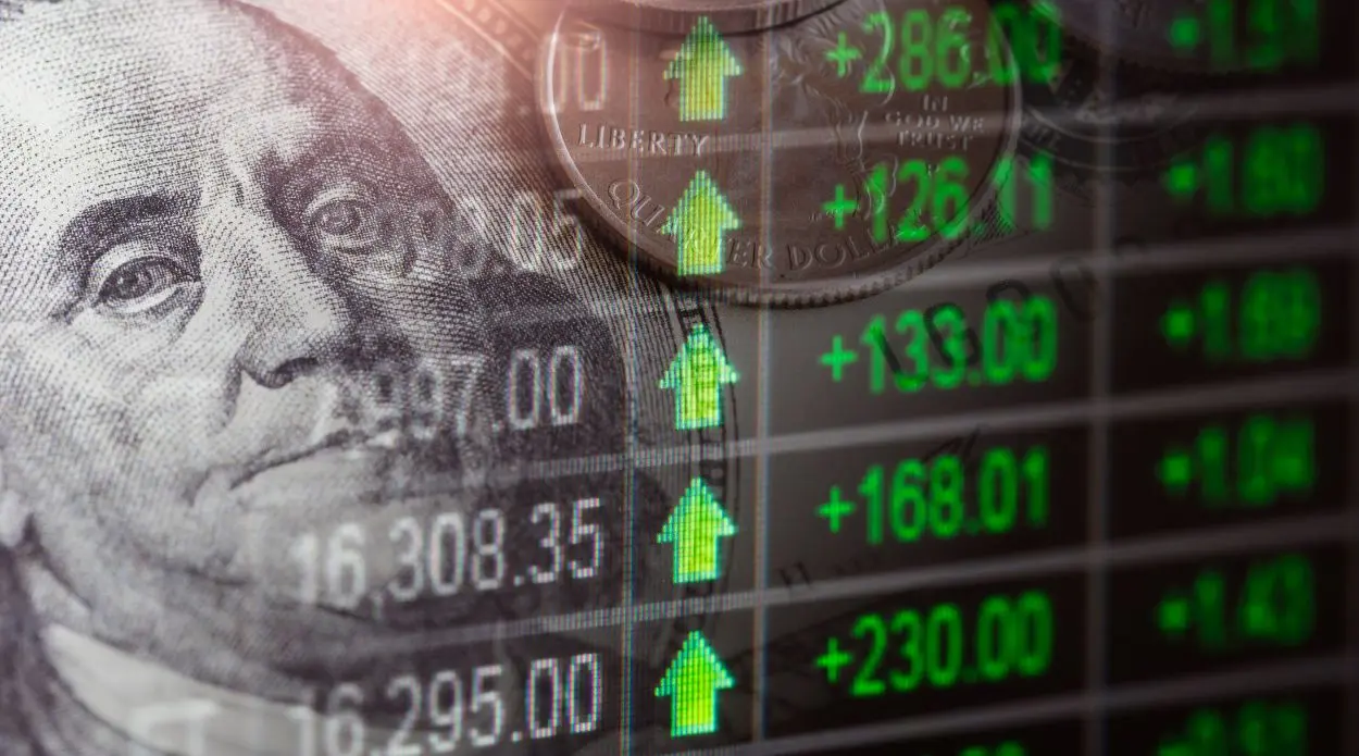 USD/PLN Dollar Falls Over 1% to 3.64! Market Watches XTB, CD Projekt, and mBank Today