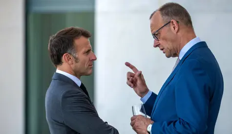 El euro "observa" el alboroto en Francia. Es cierto. Las previsiones se han reducido