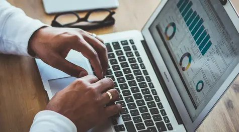 La Bolsa española: el Ibex cae un 0,16% hasta los 9.659,6 puntos | FXMAG