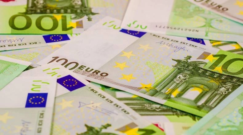 The EUR/USD Pair Maintains The Bearish Mood| FXMAG.COM