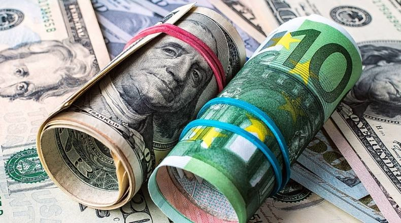 The EUR/USD Prices Might Continue Dragging Lower| FXMAG.COM