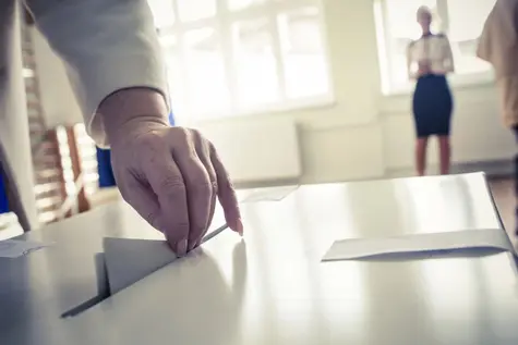 Un día poco propicio para los mercados, quizá porque también coincide con las elecciones presidenciales en Estados Unidos