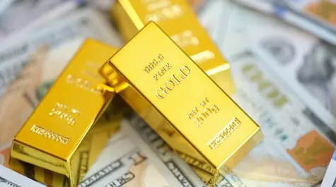 Unraveling the Retreat: Exploring the Future of Gold Prices Amidst Dollar Weakness