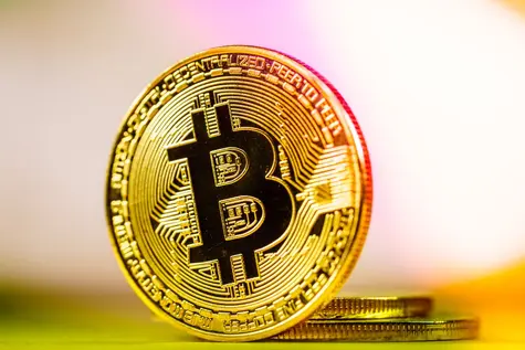 El bitcoin rebota tras una Fed más 'dovish'