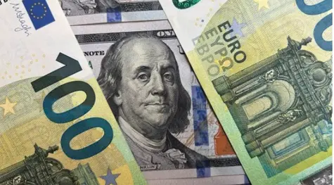 EUR Cracks, USD Climbs: A Shift in Market Conviction