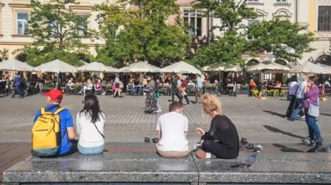 Poland: Weak Industry and Construction, Softer Wages Open Door for Rate Cuts