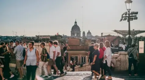 Italian Confidence Rebounds: Consumers and Manufacturers Signal a Stronger Fourth Quarter