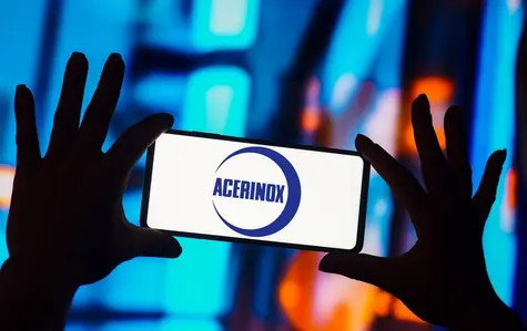 Acciones Acerinox, Cellnex y Acciona Energía lideran las pérdidas con caídas del 1,24%, 0,97% y 0,92% respectivamente, mientras el Ibex 35 pierde la cota de los 9.300 puntos | FXMAG