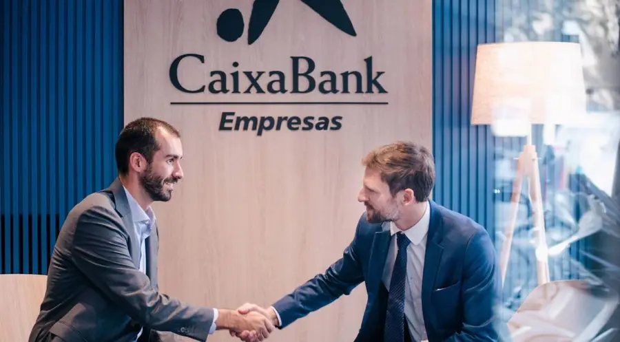 Acciones CaixaBank en la montaña rusa del mercado: Cotización CaixaBank en duda, ¿qué depara el futuro para los inversores? | FXMAG