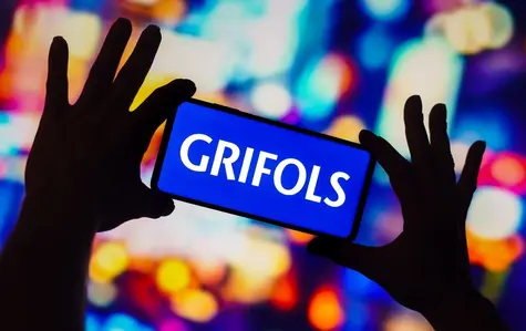 Acciones Grifols y Telefónica registran alzas del 3,26% y 1,85% mientras que Colonial cae un 2,38% en una sesión donde el Ibex 35 sube a 9.472,31 puntos | FXMAG