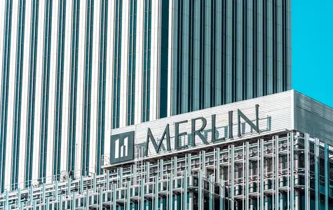 Acciones Inmobiliaria Colonial caen un 0,97%, Merlin Properties un 0,63% y Fluidra un 0,6% mientras Ibex 35 se recupera alcanzando los 9.300,37 puntos | FXMAG