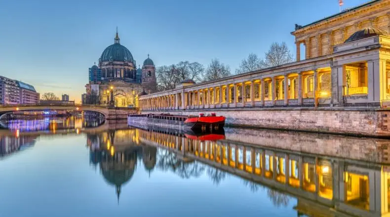 Airbnb Q3 Earnings Beat Market Expectations, ECB Puts Pressure On Banks Regarding Climate Change, Credit Suisse Just Misses Junk Status| FXMAG.COM