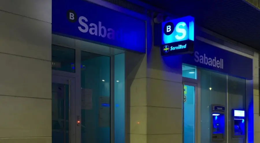 Alzas imposibles para la cotización Sabadell Bolsa (1.11 euros) mientras la cotización Bankinter cae en seco (-1.19%, 5.99%) | FXMAG