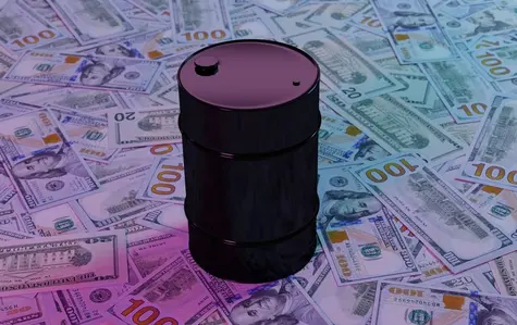 Aumento en precios del petróleo podría elevar la inflación en EE. UU.: expertos advierten sobre impacto de récords de refinación en China y recortes saudí-rusos | FXMAG