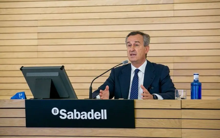 ¡Banco Sabadell cazado por el inversor español! Buenísimos momentos para Amadeus y ArcelorMittal | FXMAG