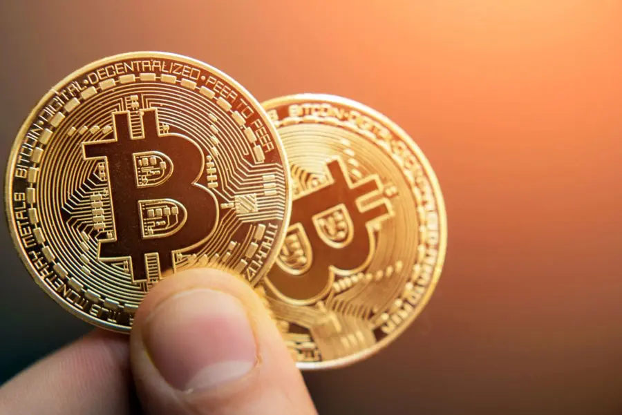 Bitcoin imparable, ¡supera los 42 000 dólares! ¿A qué se enfrenta el precio de Ethereum y el precio de BNB hoy?