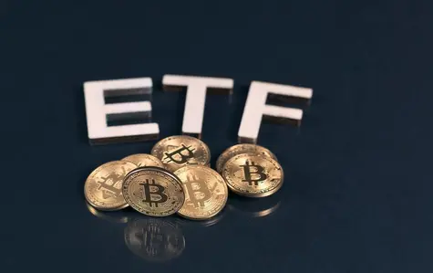 Bitcoin se desploma hasta 26,000 USD tras decisión de la SEC a retrasar decisiones sobre nuevos ETF hasta octubre, a pesar de reciente victoria judicial de Grayscale | FXMAG