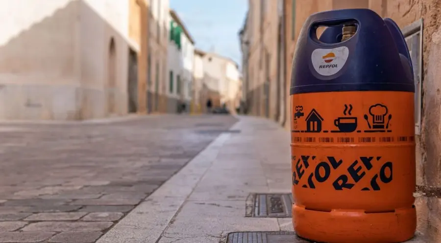 Cambio inesperado en la cotización Repsol (14.72 euros, +0.44%), ¿cómo afectan las subidas al Ibex 35? | FXMAG