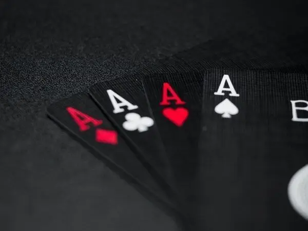 ¡Desaparición abrupta! STS Holding abandonará la Bolsa de Varsovia tras un debut de menos de dos años | FXMAG