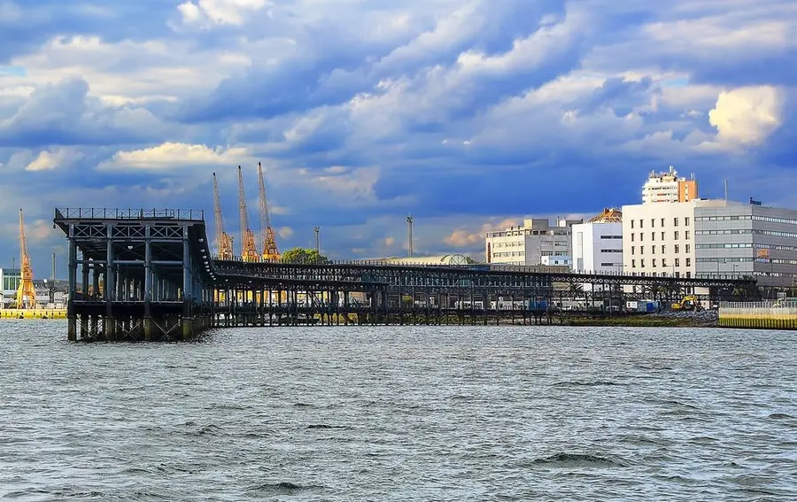 Descenso del 15% en empresas activas en España de 3,5 millones en 2022 a 2,9 millones en 2023: Profesor Gustavo Martínez apunta a la alta carga impositiva | FXMAG