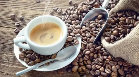 Atentos al precio de las materias primas en este inicio de semana, el amargor del fruto del cacao se extiende también a los mercados. Cotización del Café, el trigo y el Cacao | FXMAG