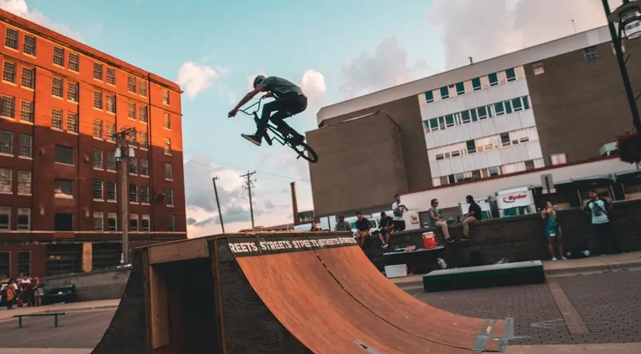 ¡El euro comienza el día al alza frente al dólar (EURUSD)! La libra sigue estancada en el rango 1.16200 – 1.16300 EUR. ¿Cuál es la cotización actual de los pares GBPUSD y USDCHF? | FXMAG