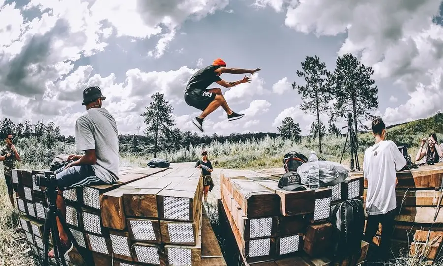 ¡El Ibex 35 seguirá hundiéndose progresivamente! La Bolsa argentina aguardando impulsos alcistas por parte del S&P Merval, mientras que la Bolsa chilena no se rinde en las subidas | FXMAG