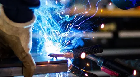 ¡El precio del metal ha bajado significativamente! Y un conocido banco predice... un gran boom | FXMAG