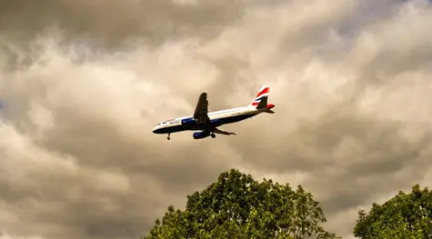 Fuerte machaque de la cotización Solaria en el índice Ibex 35 (13.75 euros) frente a la cotización IAG Bolsa que se ha desmoronado del todo (1.7 euros, 0.56%) | FXMAG