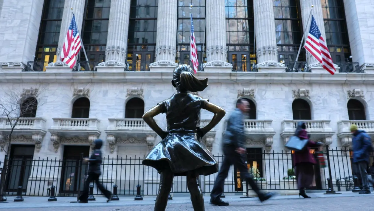 Shares of giants recorded double‑digit declines. New news will heat up the bull market only for one of them?