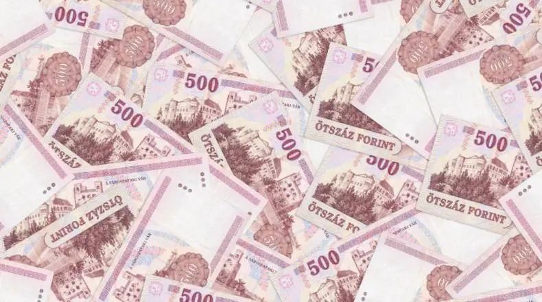 Gold Rallies as ECB Signals Possible Pause, Canadian Inflation Drops; Falling Global Bond Yields Favor Bullion Investors