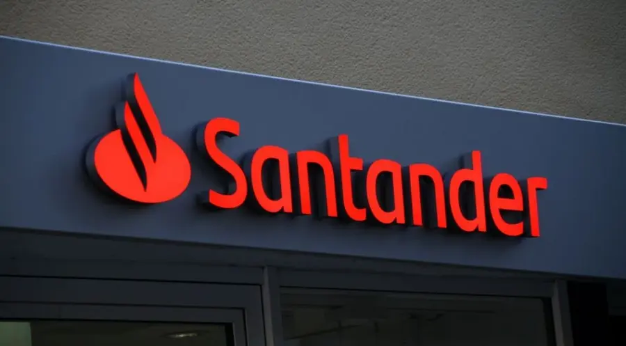 La cotización BBVA al borde de una inversión de tendencia interesante (7.598 euros) frente a las acciones Santander Bolsa que van disparándose en máximos inesperados (3.585 euros) | FXMAG