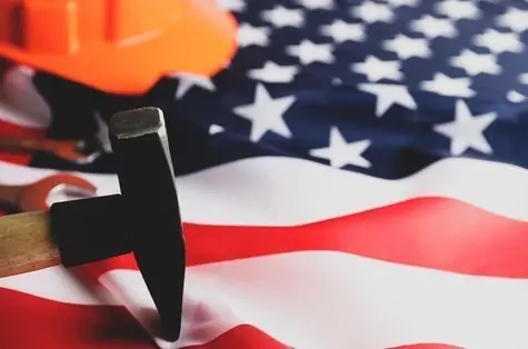 ¡La economía desafía las expectativas! Las cifras laborales de EE. UU. destruyen pronósticos y plantean el escenario de un alza en las tasas de interés | FXMAG