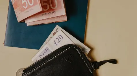 La libra sigue perdiendo fuerza frente al euro (GBPEUR), mientras las negociaciones entre Reino Unido y la UE están prolongándose. ¿Cuál es la cotización actual de la libra frente al dólar, franco suizo y al yen? | FXMAG