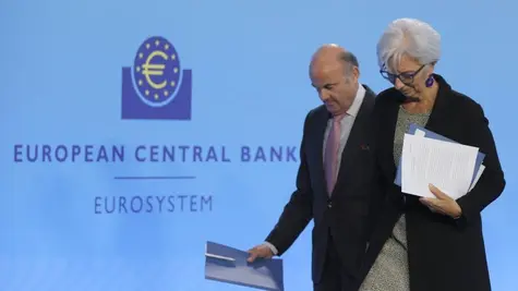 La zona euro enfrenta un aterrizaje duro mientras que EE. UU. se mantiene a la expectativa. BCE y FED en la encrucijada por el endurecimiento monetario y la desinflación. ¿Se avecina una recesión significativa en busca del 2% de inflación? | FXMAG