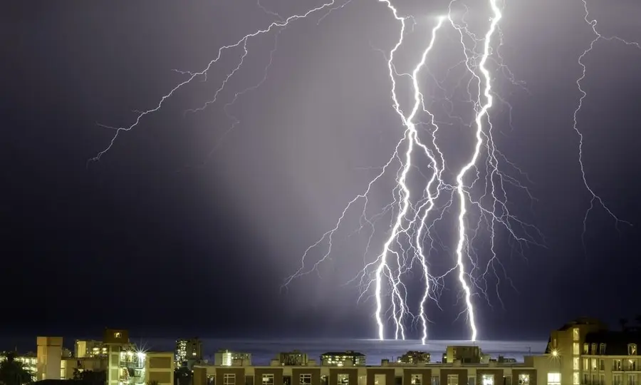 ¡Las Bolsas hispanas en pleno desequilibrio! El Ibex 35 creciente tras el PMI manufacturero, pero ¿qué pasa con el S&P Merval y el S&P CLX IPSA? | FXMAG