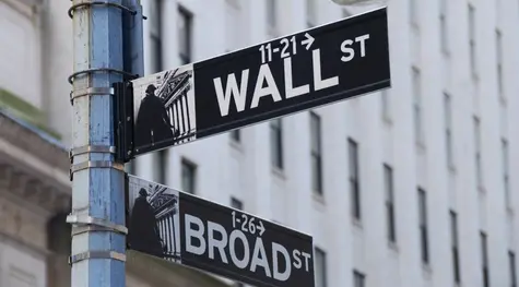 ¡Llevan casi un año realizando despidos masivos! Nubes oscuras sobre el principal sector de la economía. Miles de banqueros y financieros despedidos | FXMAG