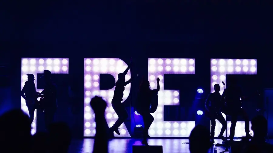 Los índices de Wall Street cierran en verde. Trump anuncia un plan de terminar el confinamiento. | FXMAG