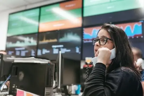 Pero, ¿qué pasa con el Ibex 35? ¿Por qué se deja presionar tanto por Fluidra, Telefónica y Solaria? | FXMAG