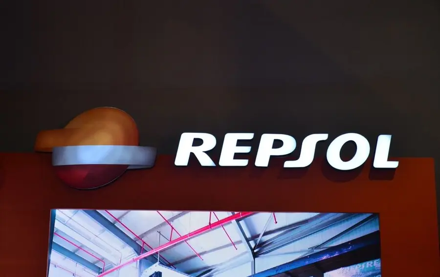 Repsol se dispara un 2,95%, ArcelorMittal sube un 1,55%, y BBVA asciende un 1,13%: Ibex avanza levemente un 0,08% ante futuros datos económicos clave de Europa y EE.UU | FXMAG