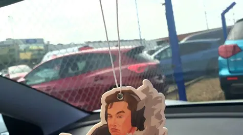 ¿Te has hecho ya con el desodorante Dogecoin? La condición de su salida al mercado era que Dogecoin alcanzase el precio de 1 dólar, ¡y aquí lo tenemos! | FXMAG