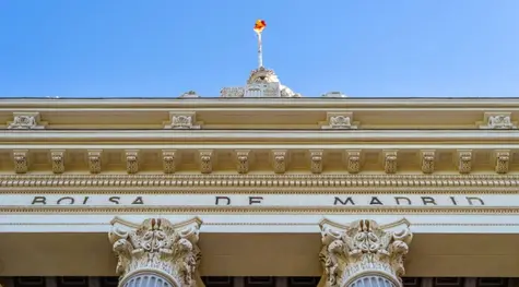 ¡Terremoto bursátil! Inmobiliaria Colonial (5.46 euros, -1.44%), IAG (-1.31%) y Unicaja (0.97 euros) sufren fuertes caídas: Análisis y perspectivas del mercado | FXMAG