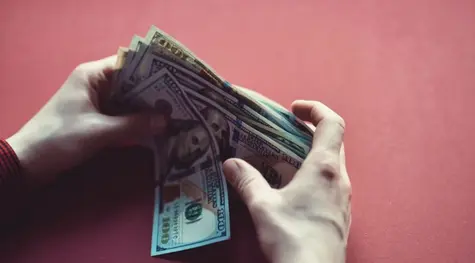 Tom Lee de Tom Lee AC señala una probabilidad razonable de alza en el corto plazo a pesar de las turbulencias: ¿Hacia una recuperación del índice SP500 (S&P 500)? | FXMAG