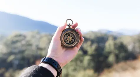 Un cambio de rumbo en Wall Street. El Dow Jones sube un 0,15%, impulsado por Salesforce, Walmart y Chevron | FXMAG